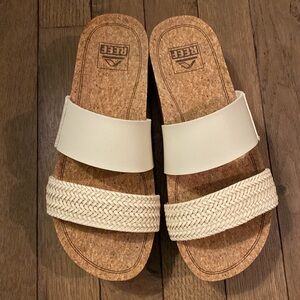 Cushion Vista Hi Reef sands